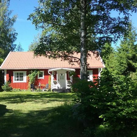 Villa Bjoerkslingan à Vimmerby Extérieur photo