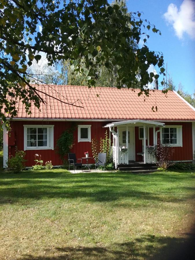 Villa Bjoerkslingan à Vimmerby Extérieur photo