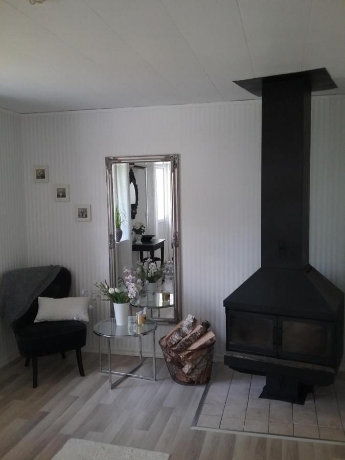 Villa Bjoerkslingan à Vimmerby Extérieur photo