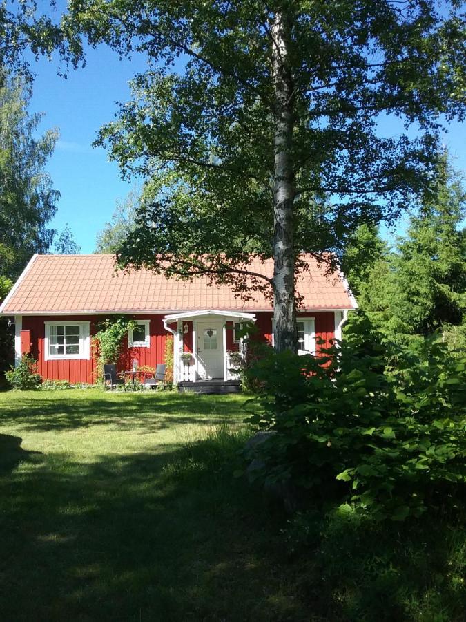 Villa Bjoerkslingan à Vimmerby Extérieur photo